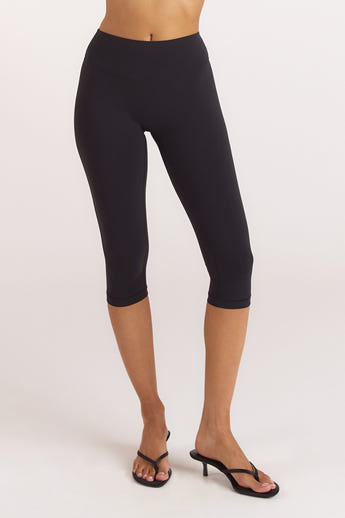 ContourSoft Capri Leggings - Black