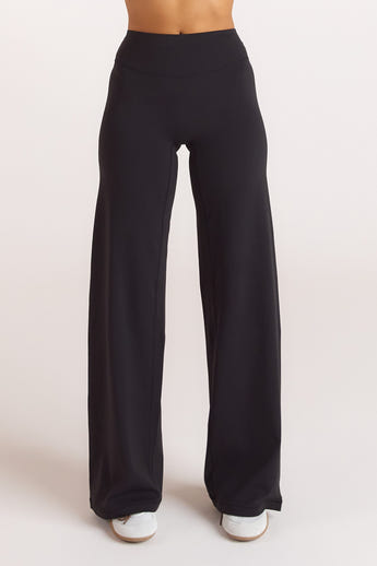 ContourSoft™ Straight-Leg Leggings - Black alternate