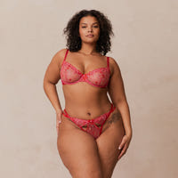 Leslie, 36DD/XL (G-String)