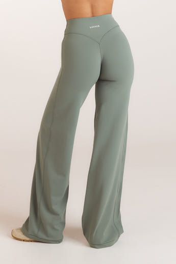 ContourSoft™ Straight-Leg Leggings - Sage Green