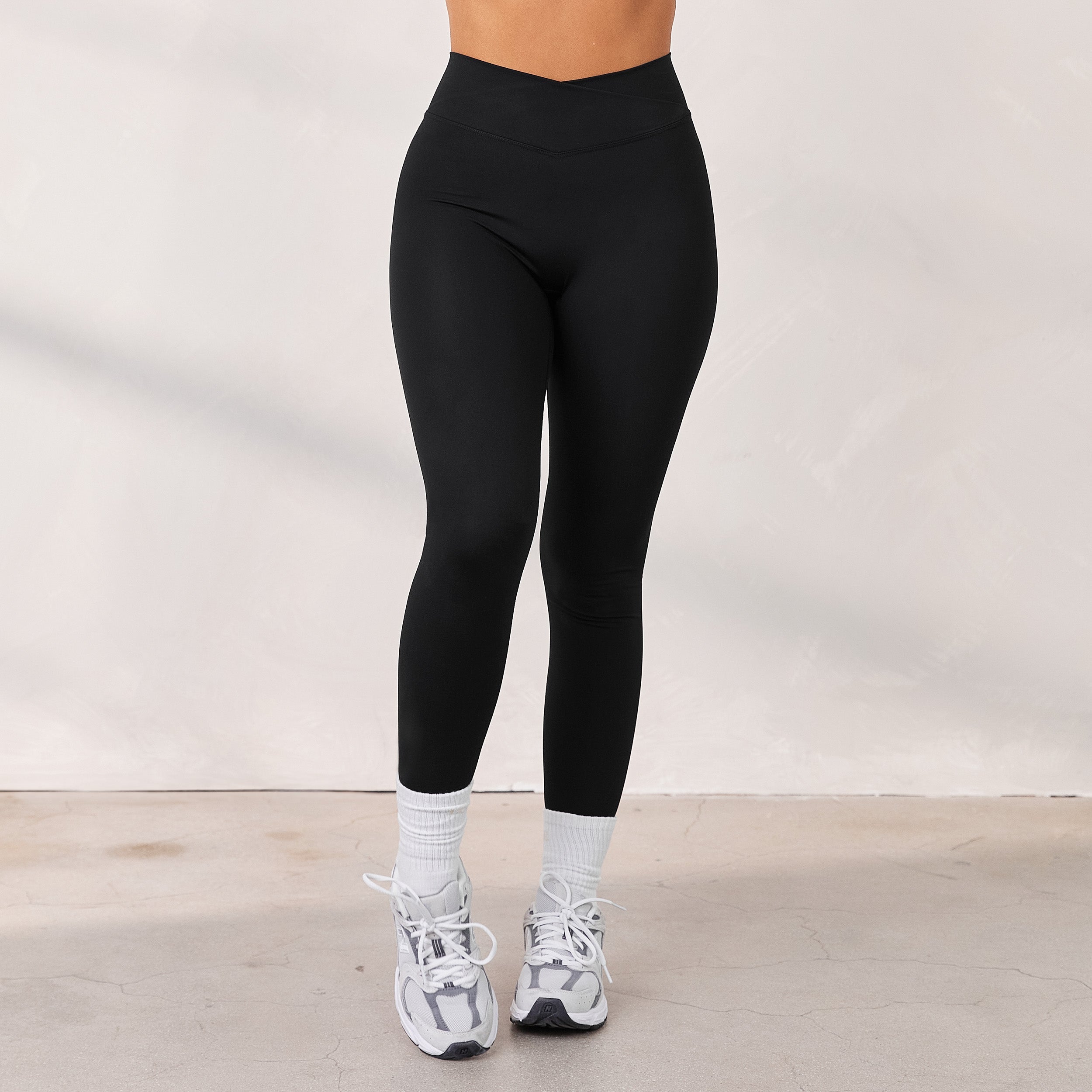 Cross Front Black Moisture Wicking Cropped Leggings – LoveLindsey