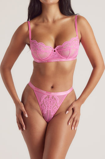 Muriel, 32DD/S